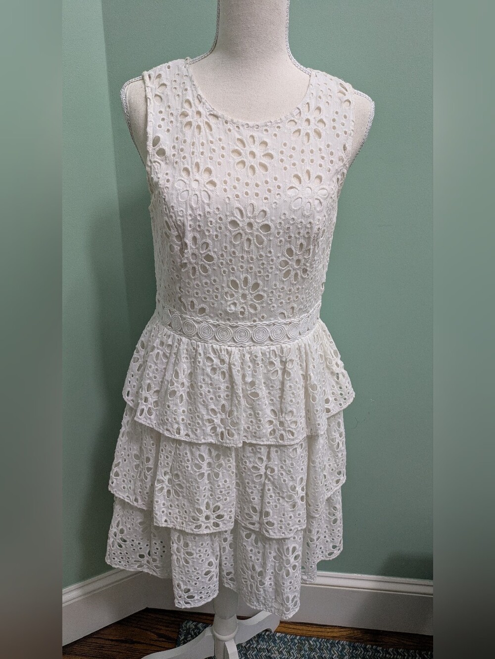 Lily Pulitzer White Eyelet Tiered Ruffle Dress, Sz 4